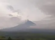 Gunung Semeru Erupsi Pagi Ini, Kolom Abu Setinggi 500 Meter Mengarah Timur Laut