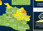 Cuaca Ekstrem Melanda Jawa Barat, Hujan Lebat dan Petir Berpotensi Meluas Hingga Karawang
