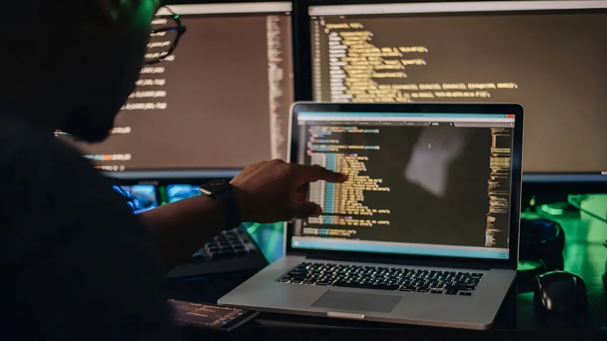 Bos AI Microsoft Prediksi Pekerjaan Kantoran Digantikan Robot dalam 18 Bulan Lagi
