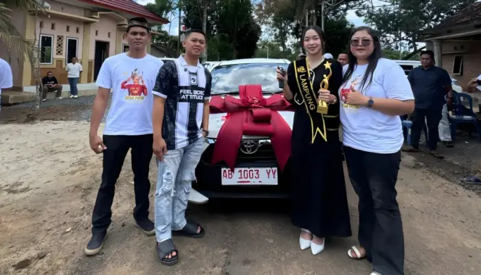 Intan Putri Juara KDI 2026 Terima Hadiah Mobil dari Pengusaha Asal Lampung Timur