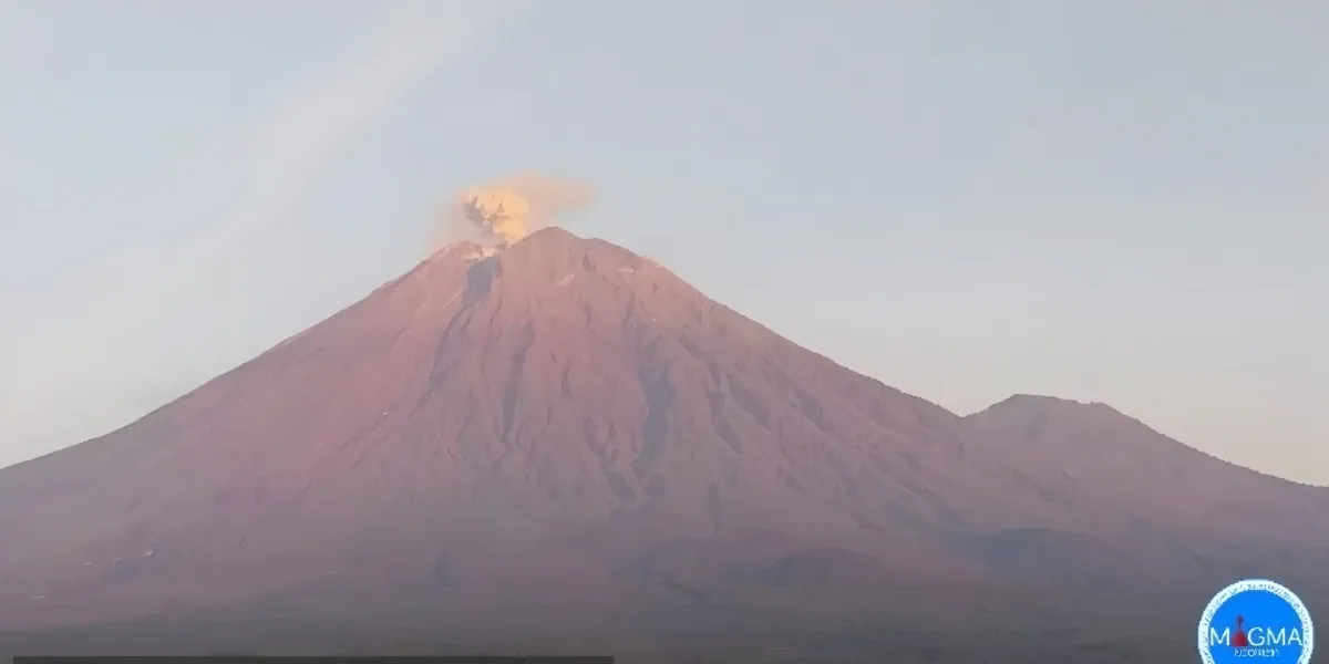 Erupsi Gunung Semeru Pagi Ini Kolom Abu Mencapai 600 Meter ke Barat