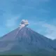 Gunung Semeru Erupsi Pagi Ini Kolom Abu Mencapai 800 Meter Warga Diimbau Menjauh
