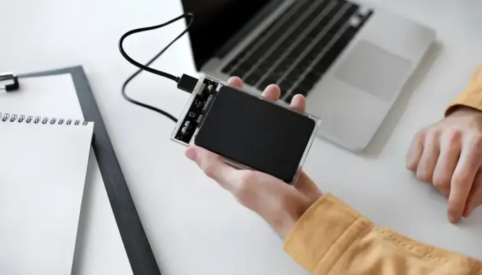 SSD Lemot? Ini Penyebab dan Cara Mengembalikannya Ngebut Lagi