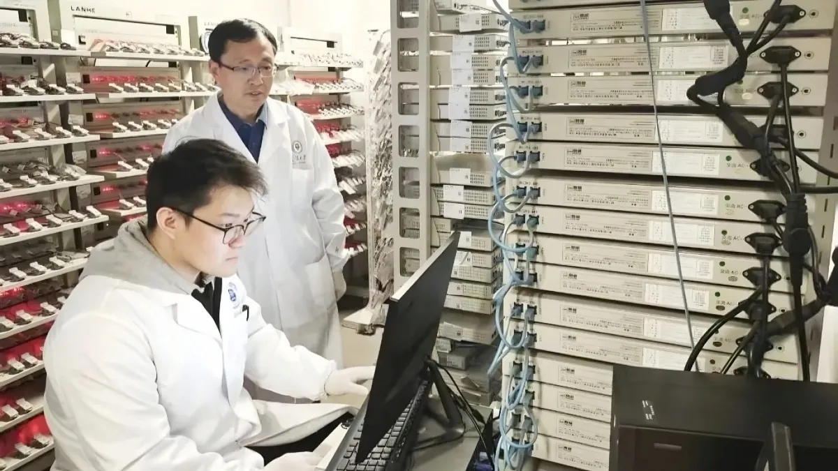Terobosan! Ilmuwan China Ciptakan Baterai Mobil Listrik dari Plastik Setara Lithium-Ion