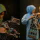 Dari Tugas Negara ke Seni Tradisi: Perjalanan Asri Mempertahankan Tapis Lampung