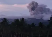 Gunung Dukono Kembali Erupsi, Kolom Abu Capai 1 Km