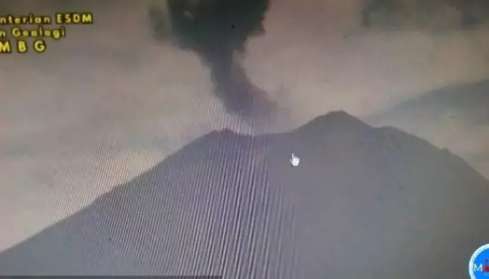 Gunung Semeru Erupsi Dini Hari 4 April 2026, Kolom Abu Capai 800 Meter