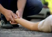 Dua Orang Meninggal Dunia Akibat Kecelakaan Sepeda Motor Tertabrak Mobil Pikap di Kemang, Bogor