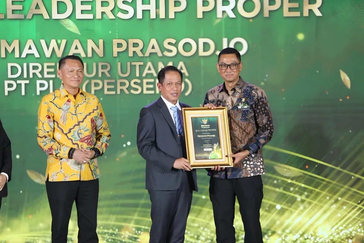 PLN Borong 11 Proper Emas KLH 2025, Darmawan Prasodjo Dapat Penghargaan Green Leadership