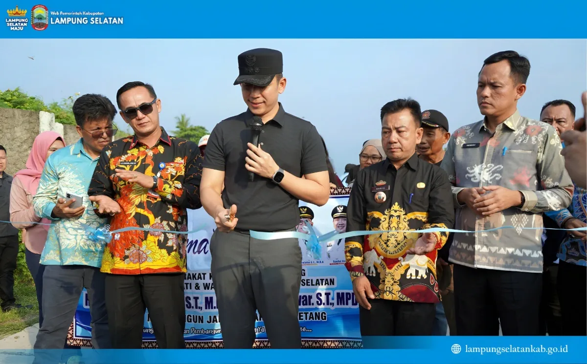 Perbaikan Jalan Penghubung Tiga Desa di Palas Rampung, Bupati Egi Tegaskan Komitmen Genjot Ekonomi Desa