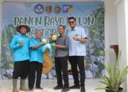 Polinela Ikuti Panen Raya Melon, Kolaborasi Vokasi Lampung Dorong Siswa Siap Masuk Dunia Kerja