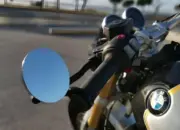 3 Cara Membuka Spion Motor yang Keras Tanpa Merusak