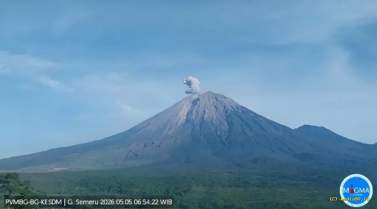 Letusan Gunung Semeru Hari Ini: Abu Vulkanik Setinggi 700 Meter Mengarah Barat Daya