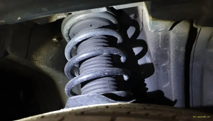 Mengenal Komponen Shockbreaker Depan Mobil dan Cara Merawatnya
