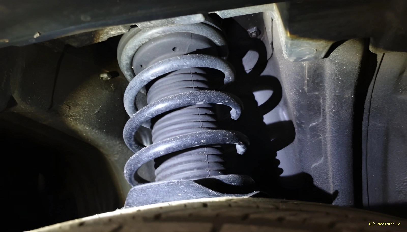 7 Komponen Shockbreaker Depan Mobil dan Cara Merawat Agar Suspensi Tetap Nyaman
