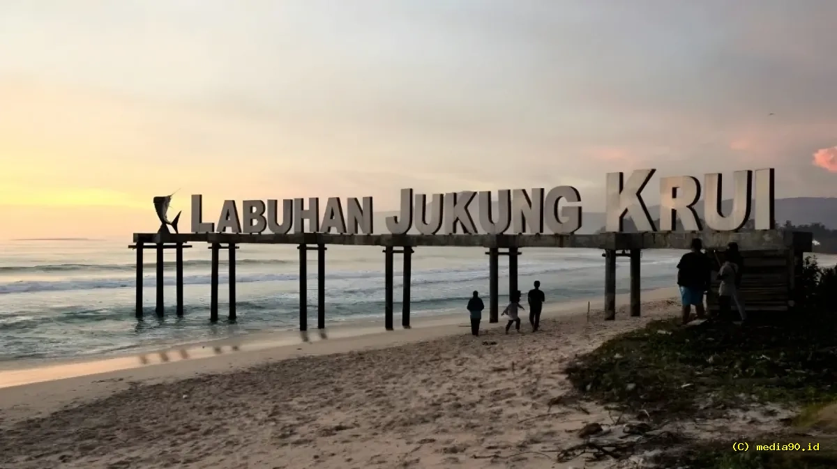 73,7 Persen Tercapai, Retribusi Labuhan Jukung Tandai Kebangkitan Wisata Pesisir Barat