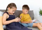 Studi Ungkap Anak yang Sering Main Medsos Berisiko Alami Gangguan Membaca