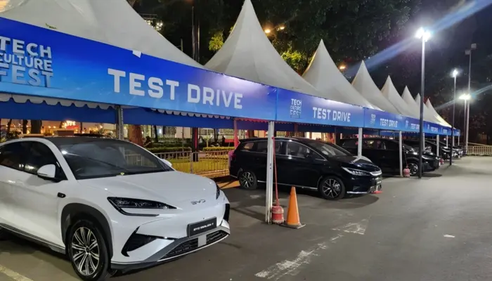 BYD Tech Culture Fest Hadir di GBK, Test Drive M6 DM hingga Tantang Denza B5 di Arena Offroad