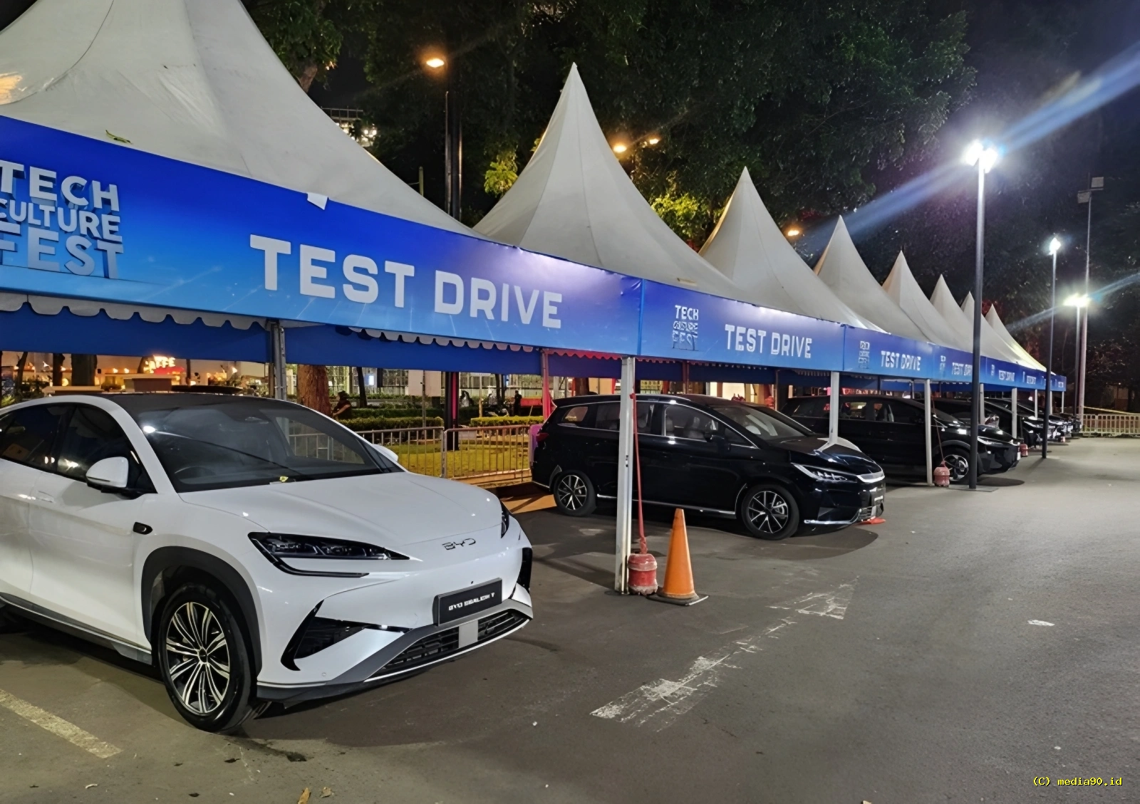BYD Tech Culture Fest Hadirkan Test Drive M6 DM dan Denza B5 yang Tangguh