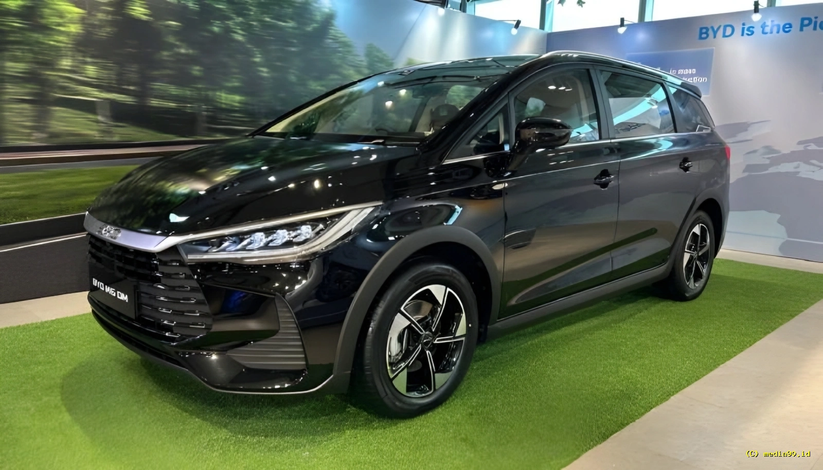 Cara Kerja Teknologi Plug in Hybrid DM pada BYD M6 Terbaru yang Wajib Diketahui