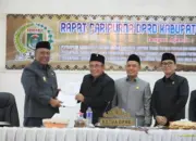 Plt Bupati Lampung Tengah Hadiri Paripurna DPRD Bahas Raperda dan LKPJ 2025