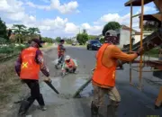 PUPR Tubaba Mulai Tangani Jalan Rusak di Panaragan dan Tugu Ratu Nago, Perbaikan Permanen Diusulkan ke Provinsi