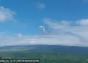 Gunung Semeru Erupsi Hari Ini, Kolom Abu Capai 900 Meter, Warga Diminta Waspada