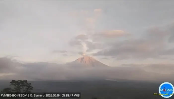 Gunung Semeru Erupsi 4 Mei 2026, Kolom Abu 500 Meter Mengarah ke Barat