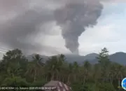 Gunung Dukono Erupsi Lagi Pagi Ini, Kolom Abu Capai 2,7 Km dan Mengarah ke Utara