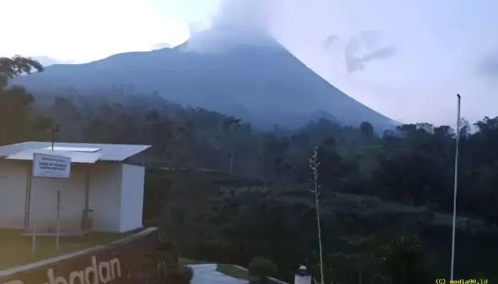 Guguran Lava Merapi Capai 1,7 Km, Warga Diminta Waspada Awan Panas dan Lahar