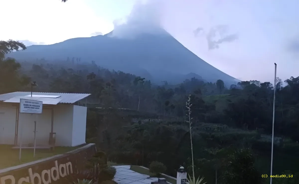 Gunung Merapi Kembali Aktif, Guguran Lava Capai 1,7 Km, Ancaman Awan Panas Mengintai