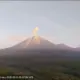 Gunung Semeru Kembali Erupsi Letusan 130 Detik Picu Imbauan Waspada