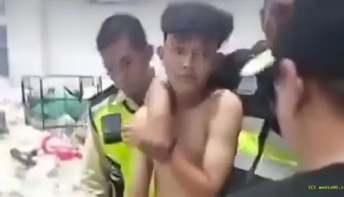 Viral! Dugaan Oknum Karyawan Ekspedisi Curi HP dari Paket Pelanggan Terekam CCTV