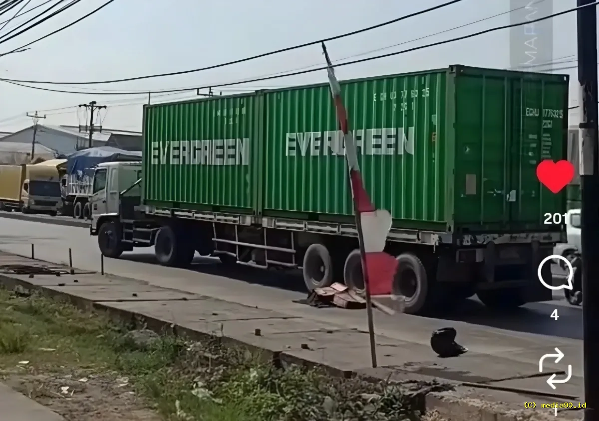 Kecelakaan di Sayung 4 Mei 2026, Motor Tabrak Truk Kontainer: 1 Orang Tewas