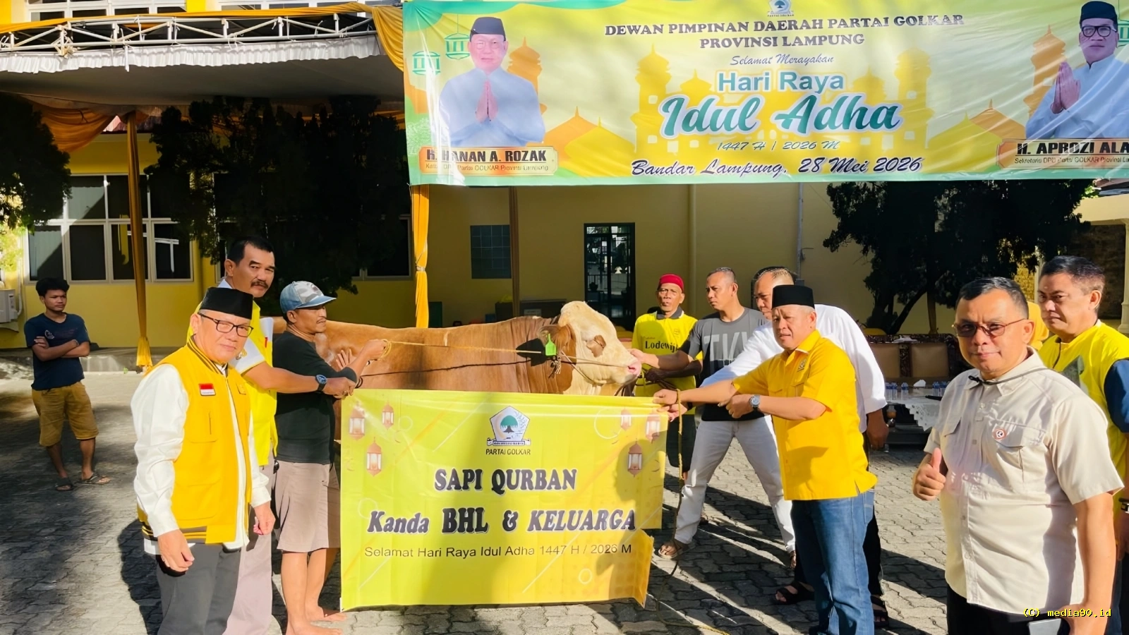 Kurban Puluhan Hewan, Golkar Lampung Dorong Kebersamaan dan Kepedulian Sosial di Iduladha