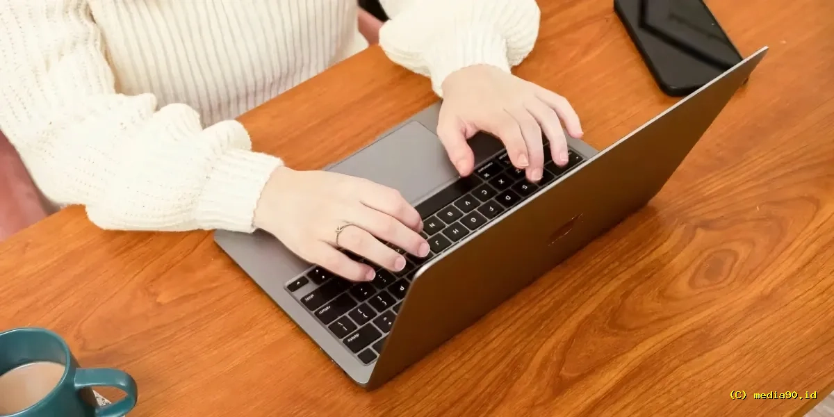 Laptop Cepat Kehabisan Daya? Cek Kondisi Baterainya dengan Cara Ini