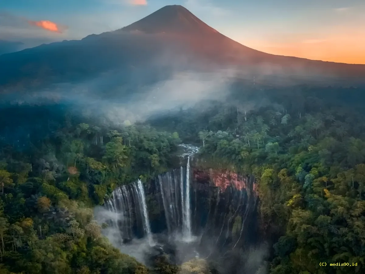 Liburan Anti Gagal 10 Destinasi Wisata Seru di Lumajang Dari Air Terjun hingga Danau Eksotis