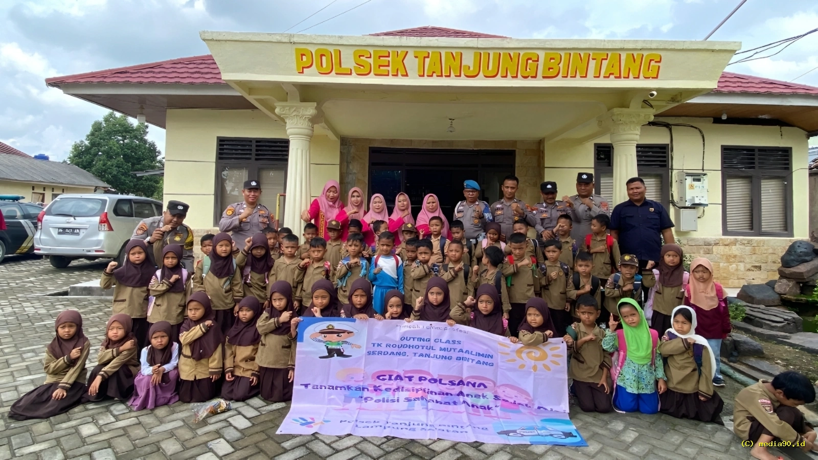 Polsek Tanjung Bintang Kenalkan Disiplin Sejak Dini kepada Siswa TK Raudhatul Mutaalimin
