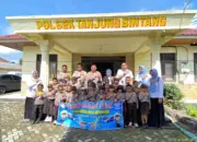 Kunjungi Polsek Tanjung Bintang, Siswa TK Dharma Wanita Wonodadi Belajar Tugas Polisi Sejak Dini