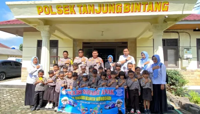 Kunjungi Polsek Tanjung Bintang, Siswa TK Dharma Wanita Wonodadi Belajar Tugas Polisi Sejak Dini