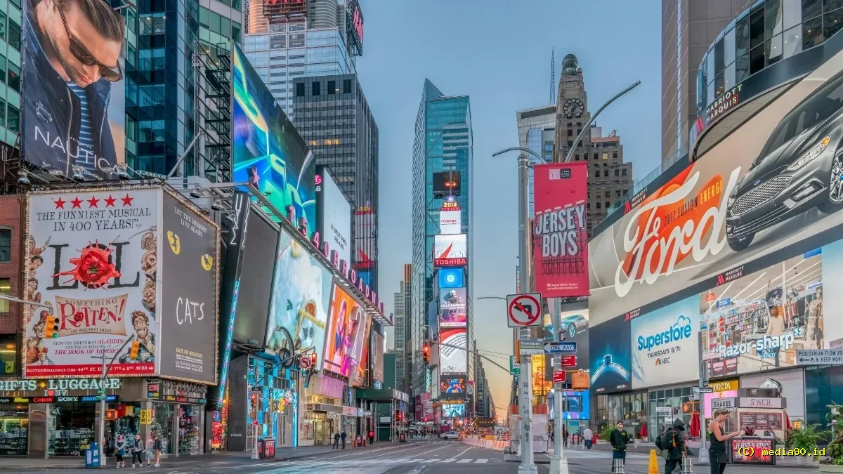 Teknologi Terintegrasi Videotron, CCTV, dan Interactive Display untuk Dunia Usaha