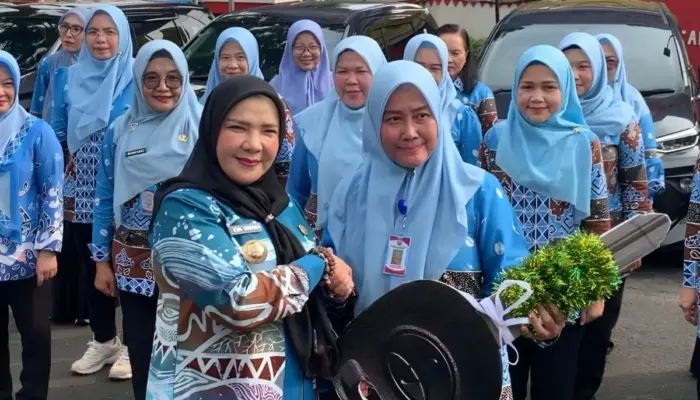 Wali Kota Eva Dwiana Serahkan 31 Kendaraan Operasional untuk Puskesmas