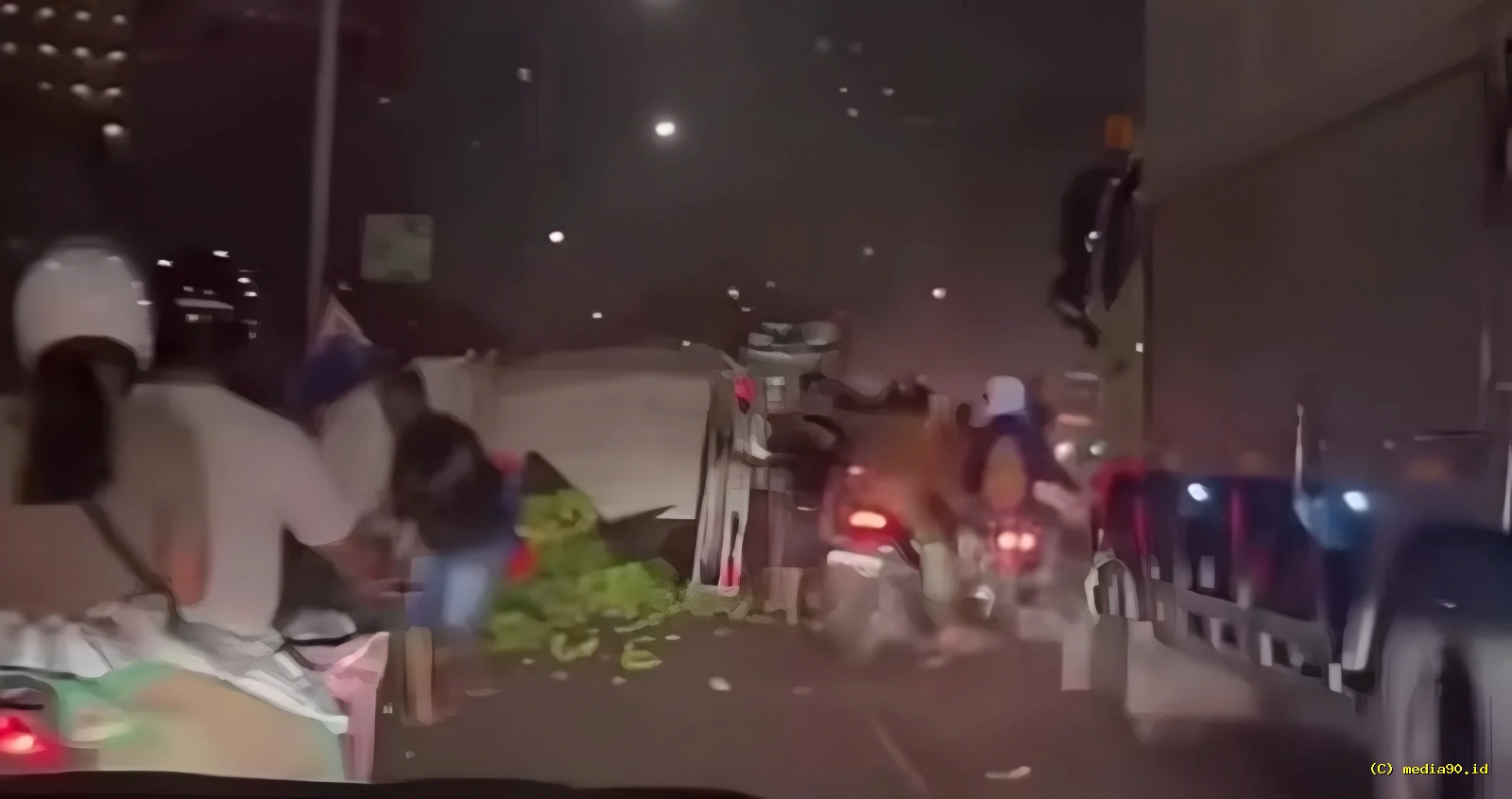 Tragis di Flyover Balekota Tangerang Pickup Bermuatan Pisang Tabrak Pengendara Motor hingga Tewas