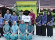 BRI BO Liwa Salurkan Beasiswa YBM BRILiaN untuk 17 Siswa di Lampung Barat dan Pesisir Barat