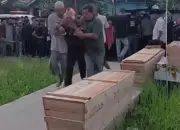 Kecelakaan Ambulans di Tol Pekanbaru–Dumai Tewaskan Kakak Beradik, Tangis Keluarga Pecah di Rumah Duka