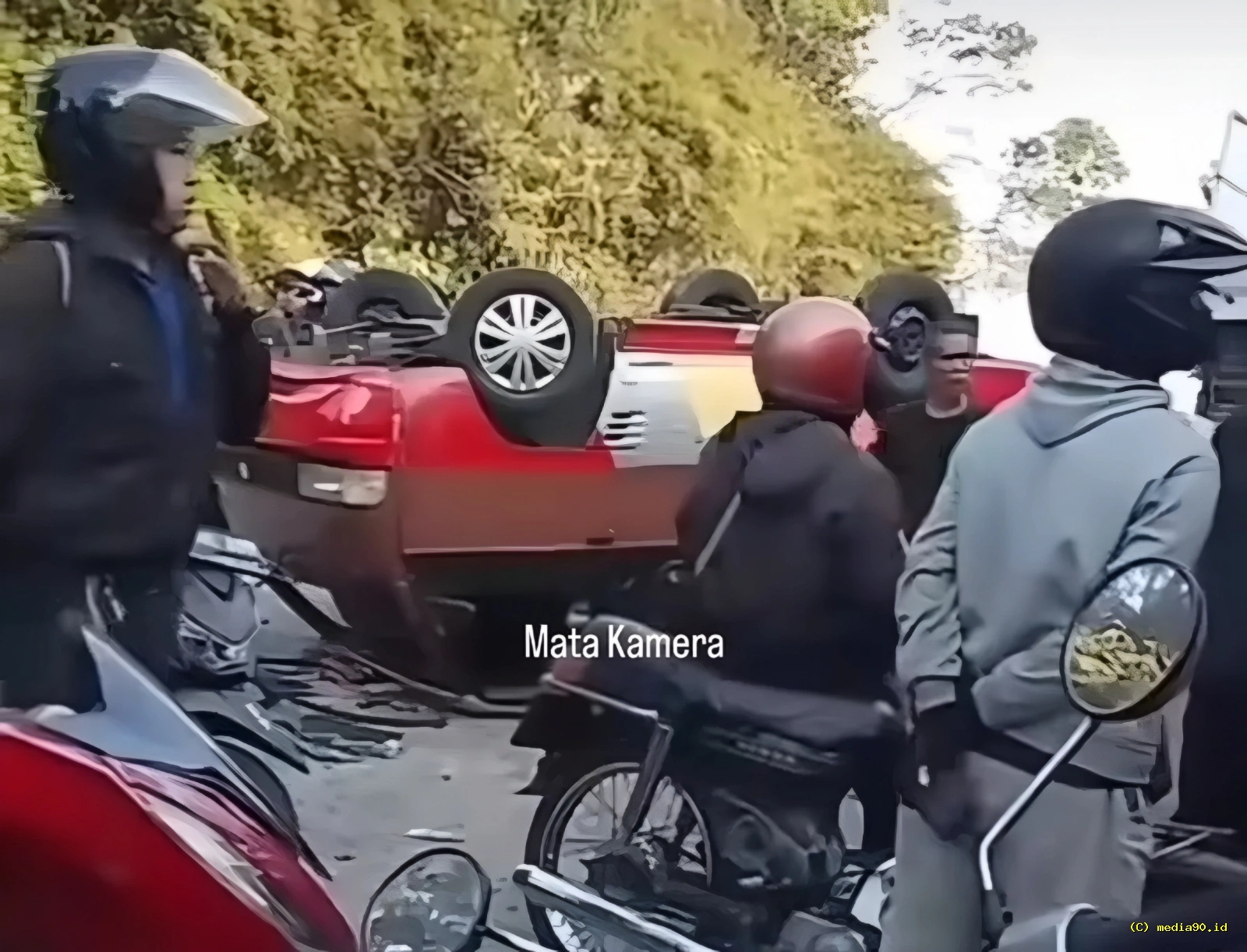 Angkot Terbalik di Jatinangor Bawa 17 Pelajar SMP, Sopir Alami Kondisi Tak Biasa Usai Kecelakaan