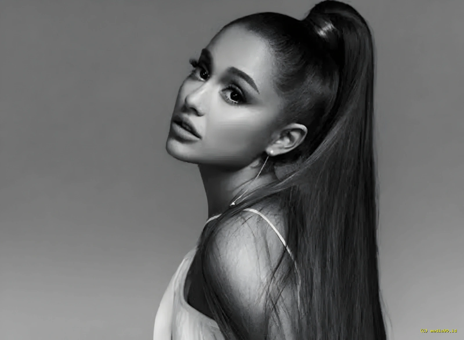 Ariana Grande Geram Sindir Trump dan Gedung Putih Setelah Video Operasi ICE Viral