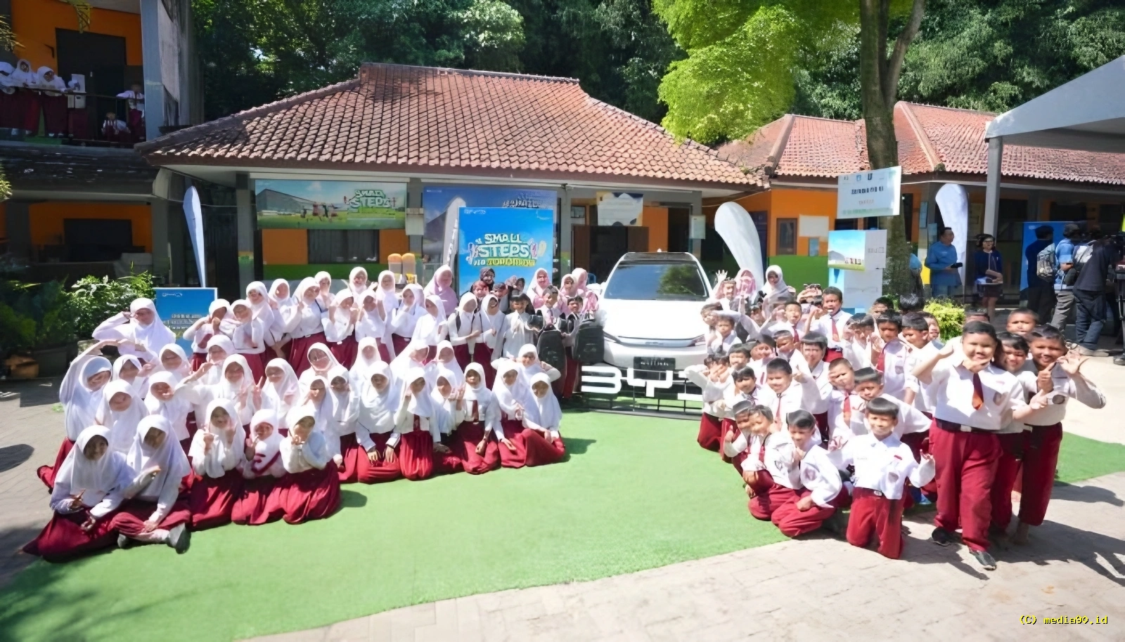 Cara BYD Bangun Rasa Percaya Diri Pelajar Indonesia Lewat Program Small Steps for Tomorrow