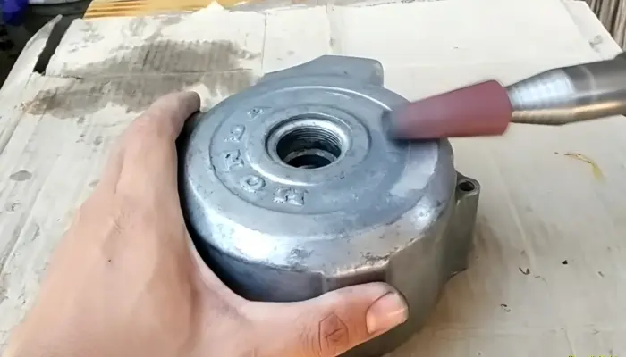 Kenapa Poles Krom Kendaraan Itu Penting? Biar Motor dan Mobil Makin Kinclong Maksimal!