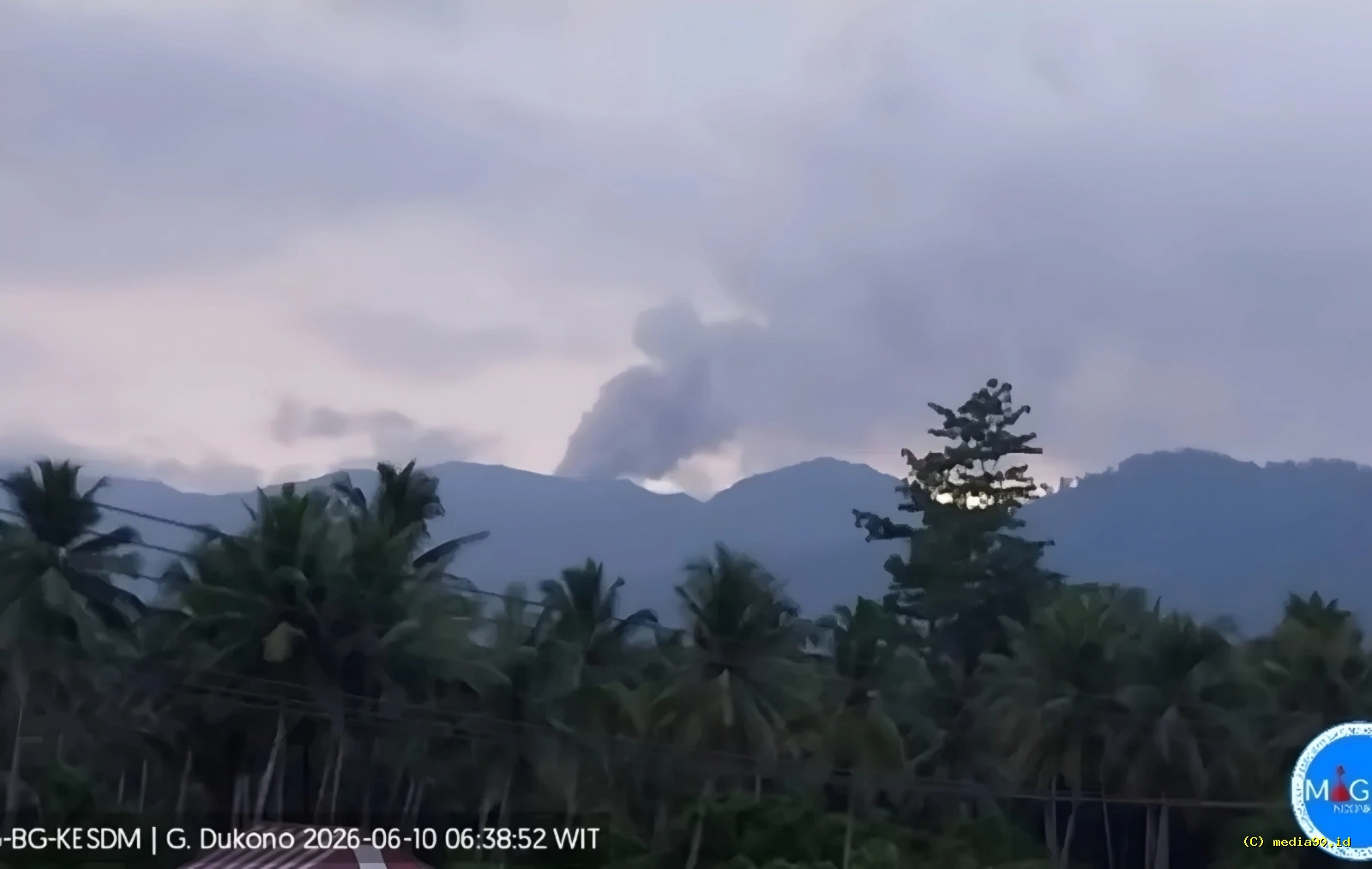 Erupsi Gunung Dukono Kolom Abu Tembus 400 Meter BMKG Imbau Warga Waspada